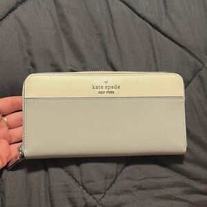 Kate Spade Cream and Gray Zip Wallet